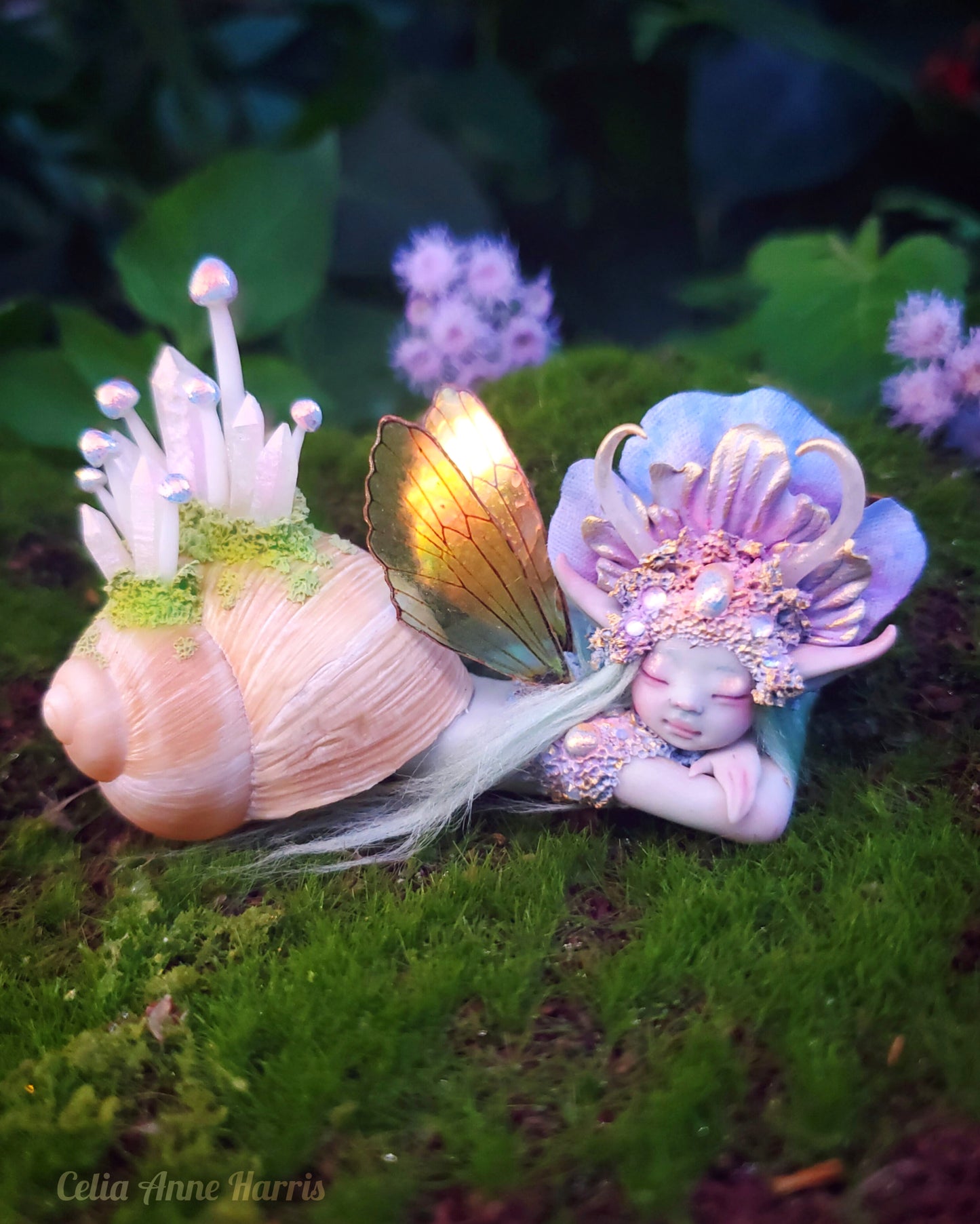 An Iridescent Mersnail Faery