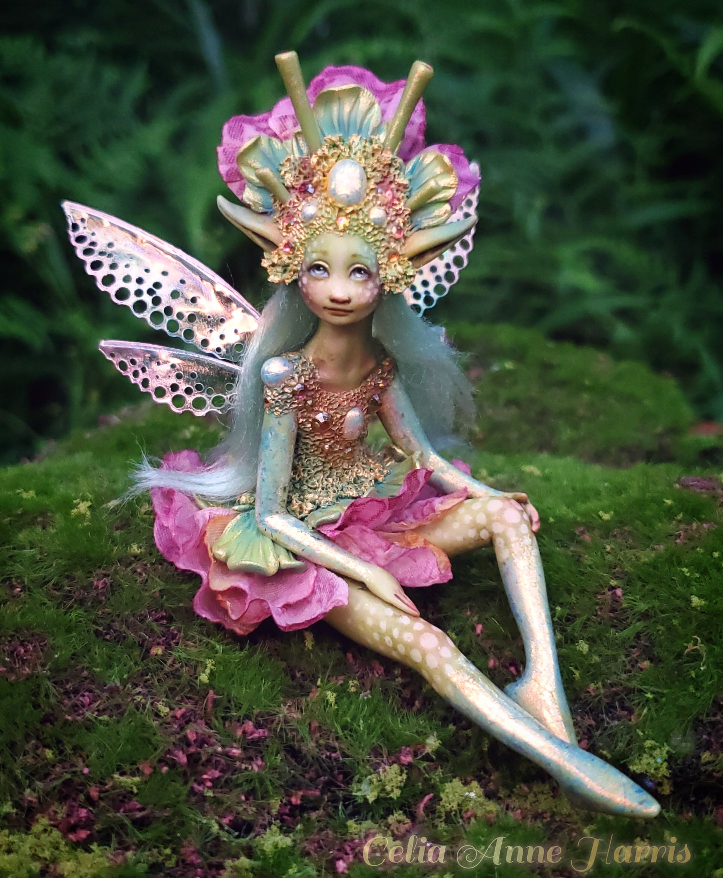 Saraya, An Iridescent Flower Faery